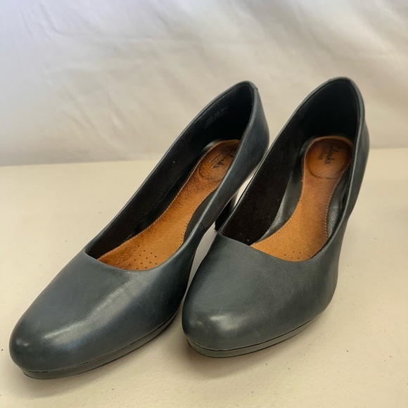 Clarks Shoes - Clarks Artisan Charcoal Blue Leather Comfort Pumps – Size 9.5M Office Comfort